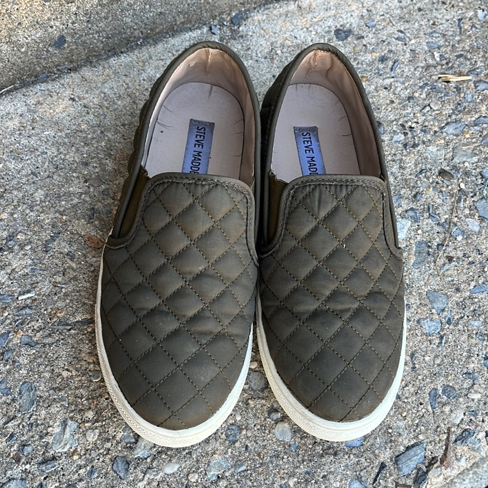 Steve Madden Olive Quilted Slip-On Flats